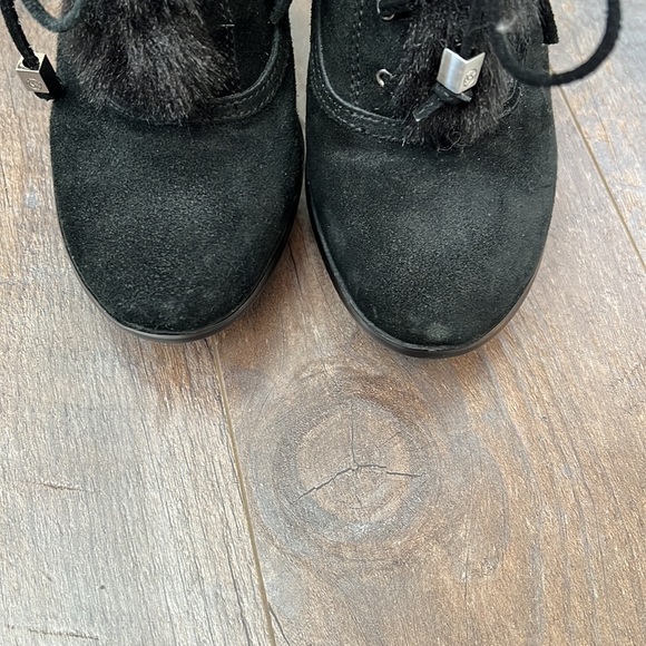 Michael Kors Carlie Faux Fur Lace Up Suede - Picture 7 of 7